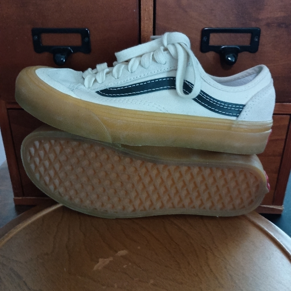 Vans White and Black Shoes - Picture 7 of 7